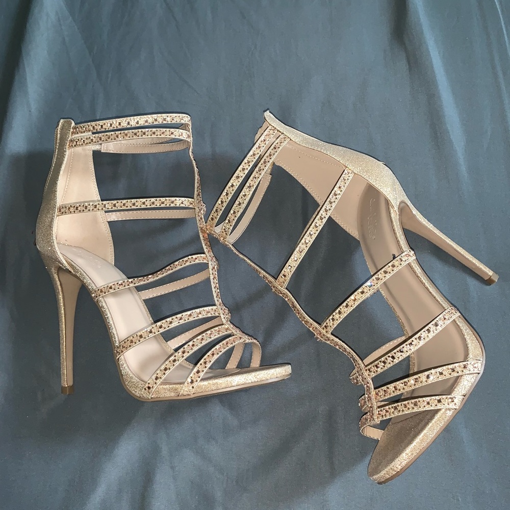 Gold Glitzy Heels 🤩
